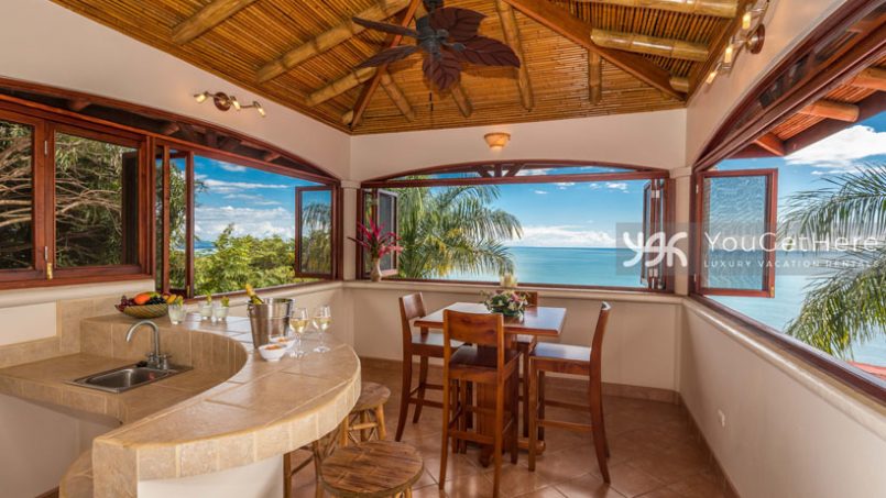 Beach House Rentals-Dominical-Costa Rica-San-Martin-Mirador-escaleras
