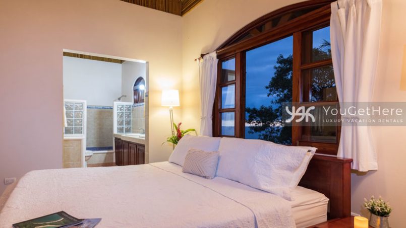Beach House Rentals-Dominical-Costa Rica-San-Martin-Mirador-escaleras-bed4