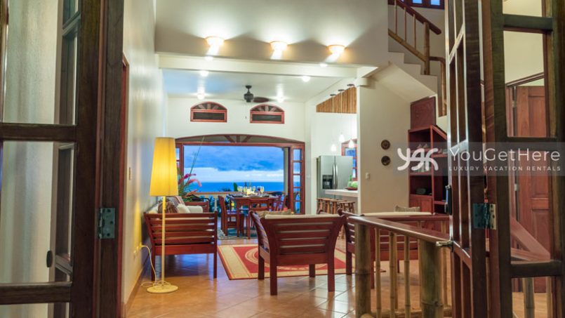 Beach House Rentals-Dominical-Costa Rica-San-Martin-Mirador-escaleras-laung