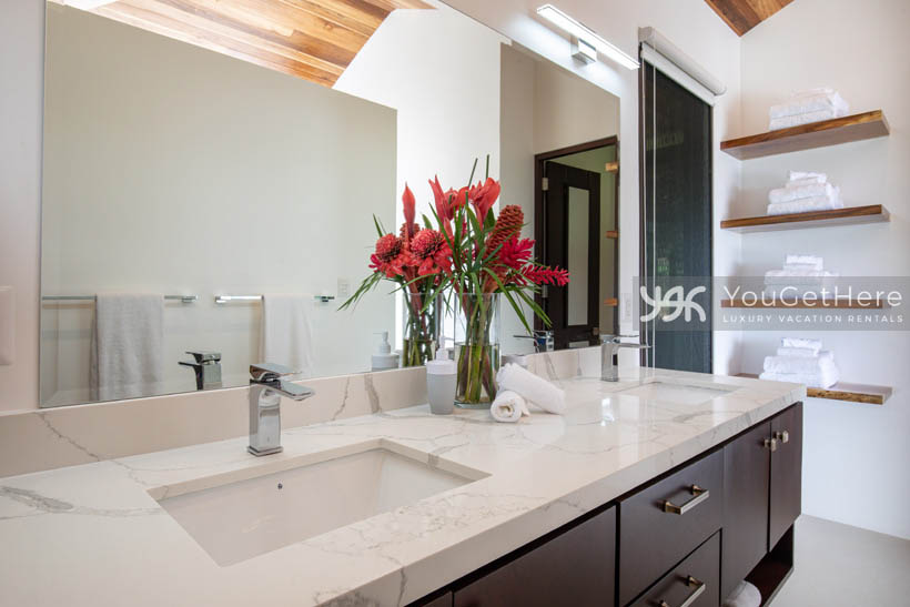 Bright and clean guest bath at luxury vation home Villa Dalu.