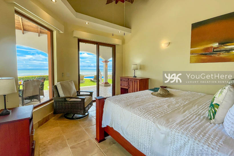 Vista Encanto Costa Rica guest bedroom with ocean views.