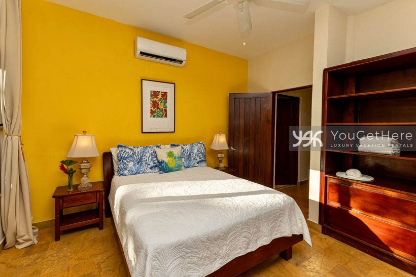 Guest bedroom at beachfront vacation home Caballitos del Mar Norte in Costa Rica.