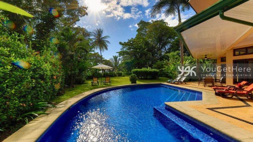 Large pool for the whole family at Caballitos del Mar Central in Dominical Costa Rica.