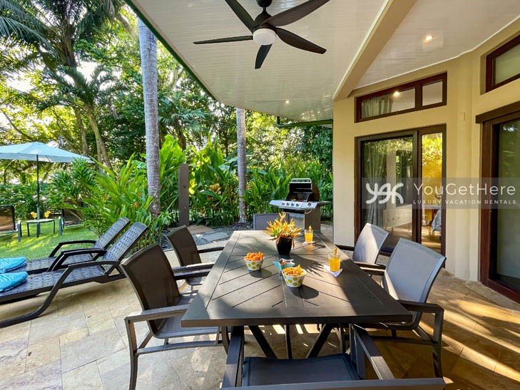 Outdoor dining and BBQ at Beachfront vacation villa Caballitos del Mar Norte